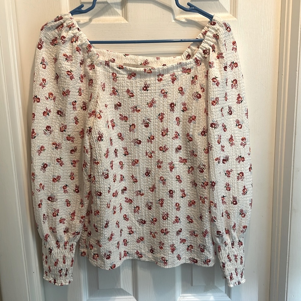 Blouse with option to wear off shoulder